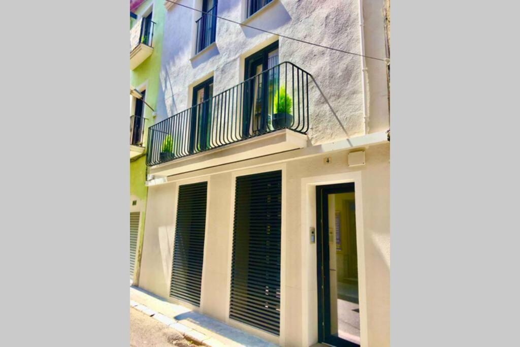 Loft De Diseno Con Balcon Apartment Figueres  Exterior photo
